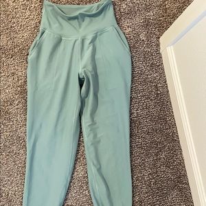 Old Navy XS womens high waisted powersoft joggers 7/8 length